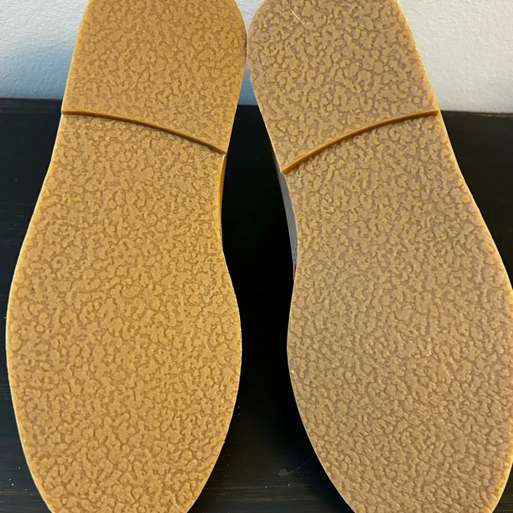 New Kids Nordstrom Rack Beige Faux Suede Chukka‎ Ankle Boots Booties Size 2 Y